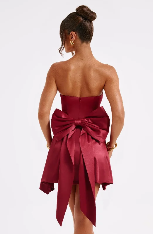 Mini dresses with pocket details for added functionality Freja Mini Dress - Burgundy Mini dresses with pocket details for added functionality Freja Mini Dress - Burgundy