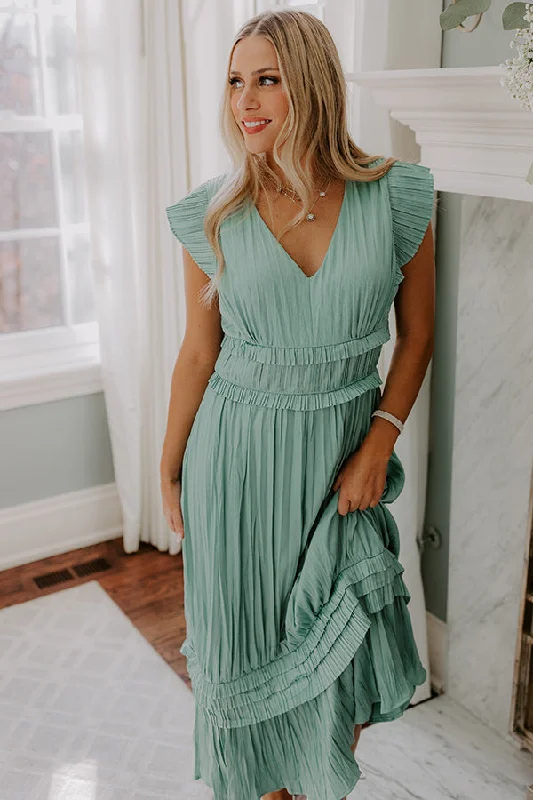 Midi dresses with ruched sleeves for a more fitted and stylish arm look Kind Gesture Pleated Midi Dress Midi dresses with ruched sleeves for a more fitted and stylish arm look Kind Gesture Pleated Midi Dress