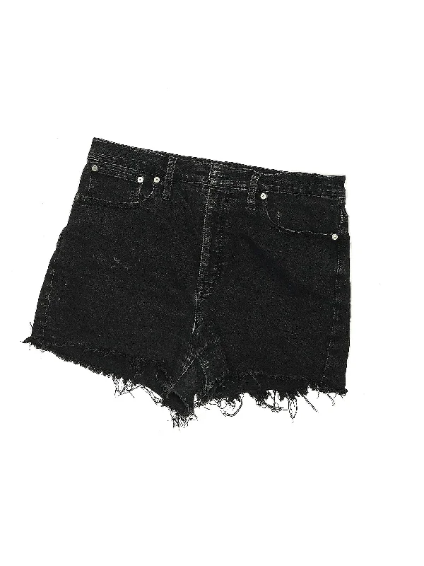Plus Size Women's Denim Bermuda Shorts in Dark Wash for a Classic and Sophisticated StyleHigh-Rise Denim Shorts in Dark Wash Plus Size Women's Denim Bermuda Shorts in Dark Wash for a Classic and Sophisticated StyleHigh-Rise Denim Shorts in Dark Wash