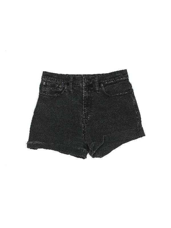 Plus Size Women's Denim Bermuda Shorts in Dark Wash for a Classic and Sophisticated StyleHigh-Rise Denim Shorts in Dark Wash Plus Size Women's Denim Bermuda Shorts in Dark Wash for a Classic and Sophisticated StyleHigh-Rise Denim Shorts in Dark Wash