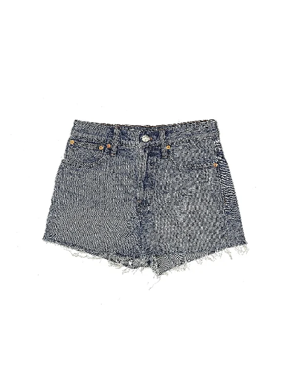 Plus Size Women's Denim Bermuda Shorts in Dark Wash for a Classic and Sophisticated StyleHigh-Rise Denim Shorts in Medium Wash Plus Size Women's Denim Bermuda Shorts in Dark Wash for a Classic and Sophisticated StyleHigh-Rise Denim Shorts in Medium Wash