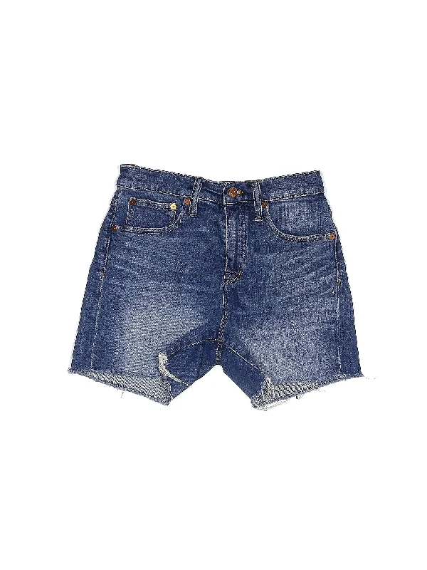 Plus Size Women's Elastic Waistband Linen Shorts in Navy Blue for a Comfortable Everyday OptionHigh-Rise Denim Shorts in Medium Wash Plus Size Women's Elastic Waistband Linen Shorts in Navy Blue for a Comfortable Everyday OptionHigh-Rise Denim Shorts in Medium Wash