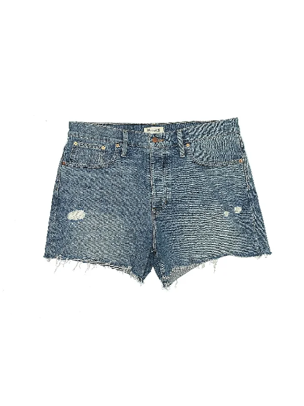 Plus Size Women's Denim Bermuda Shorts in Dark Wash for a Classic and Sophisticated StyleHigh-Rise Denim Shorts in Medium Wash Plus Size Women's Denim Bermuda Shorts in Dark Wash for a Classic and Sophisticated StyleHigh-Rise Denim Shorts in Medium Wash