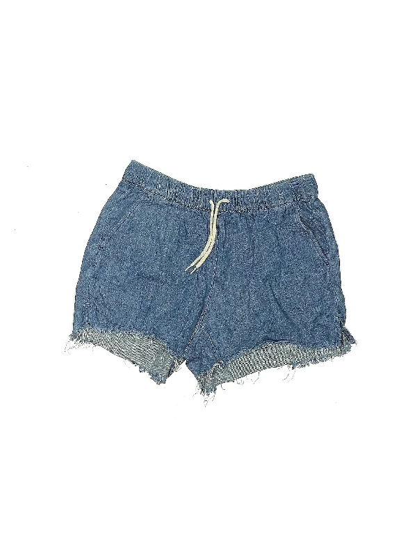 High - Waisted Plus Size Women's Denim Shorts with Distressed Details for a Trendy LookHigh-Rise Denim Shorts in Medium Wash High - Waisted Plus Size Women's Denim Shorts with Distressed Details for a Trendy LookHigh-Rise Denim Shorts in Medium Wash