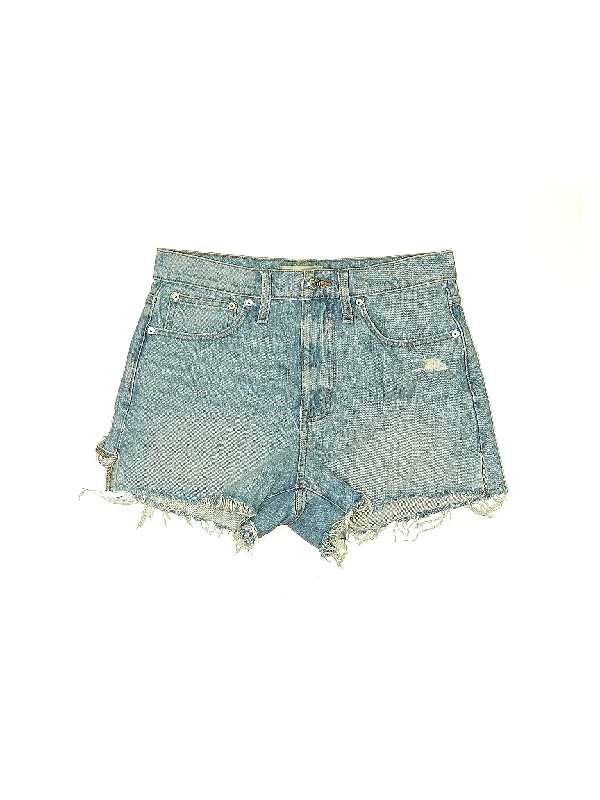 Women's Ruffled Hem Denim Shorts in Light Wash for a Feminine and Fashionable StyleHigh-Rise Denim Shorts in Medium Wash Women's Ruffled Hem Denim Shorts in Light Wash for a Feminine and Fashionable StyleHigh-Rise Denim Shorts in Medium Wash