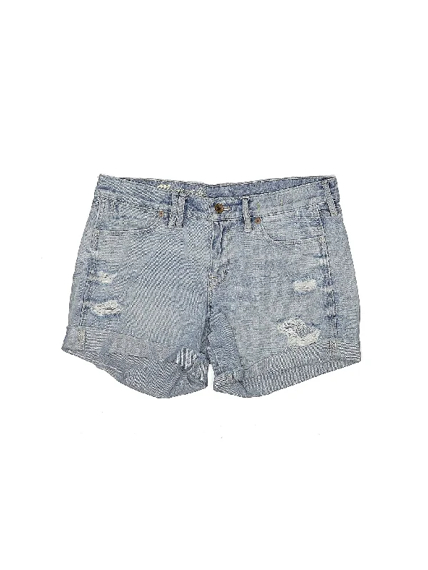 Plus Size Women's Cargo Shorts in Olive Green with Multiple Pockets for Outdoor AdventuresLow-Rise Denim Shorts Plus Size Women's Cargo Shorts in Olive Green with Multiple Pockets for Outdoor AdventuresLow-Rise Denim Shorts