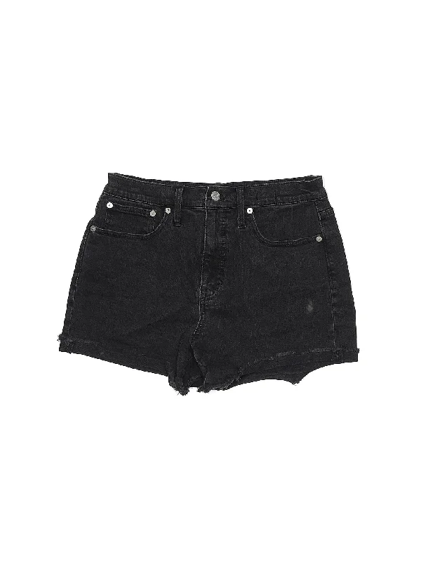 Plus Size Women's Denim Bermuda Shorts in Dark Wash for a Classic and Sophisticated StyleMid-Rise Denim Shorts in Dark Wash Plus Size Women's Denim Bermuda Shorts in Dark Wash for a Classic and Sophisticated StyleMid-Rise Denim Shorts in Dark Wash