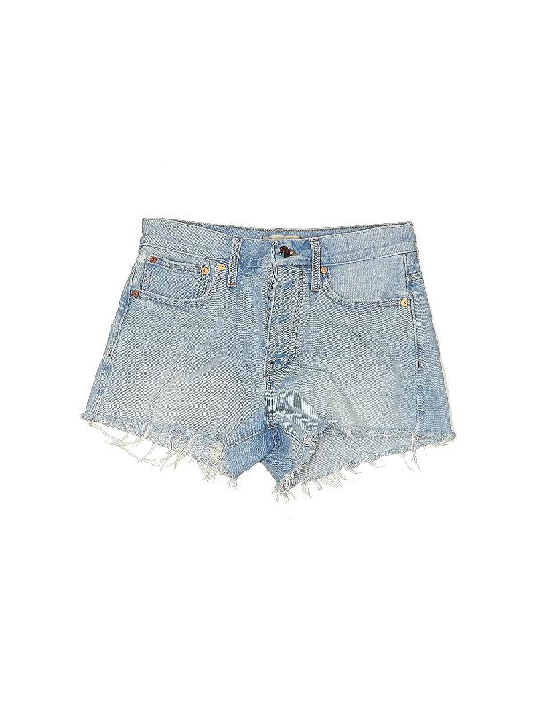 Plus Size Women's Denim Shorts with Embroidered Flowers in Light Blue for a Feminine TouchMid-Rise Denim Shorts in Light Wash Plus Size Women's Denim Shorts with Embroidered Flowers in Light Blue for a Feminine TouchMid-Rise Denim Shorts in Light Wash