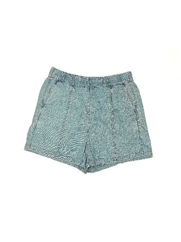Women's Printed Tropical Patterned Shorts in Turquoise for a Beachy and Fun LookMid-Rise Denim Shorts in Light Wash Women's Printed Tropical Patterned Shorts in Turquoise for a Beachy and Fun LookMid-Rise Denim Shorts in Light Wash