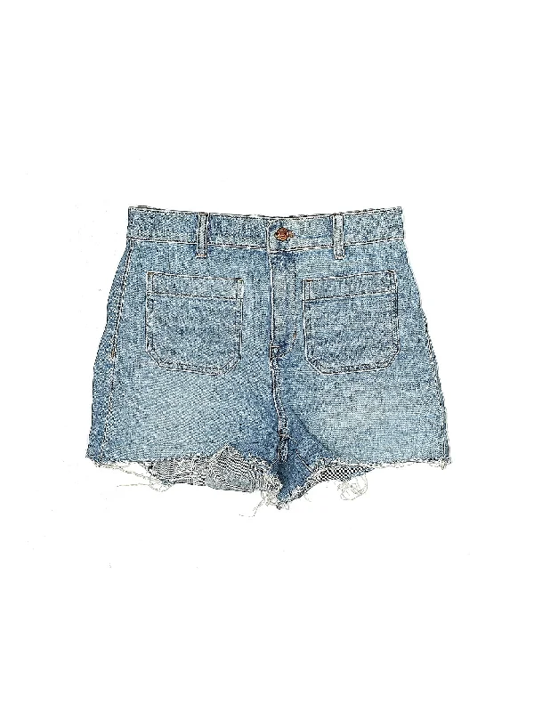 Mid-Rise Denim Shorts in Medium Wash