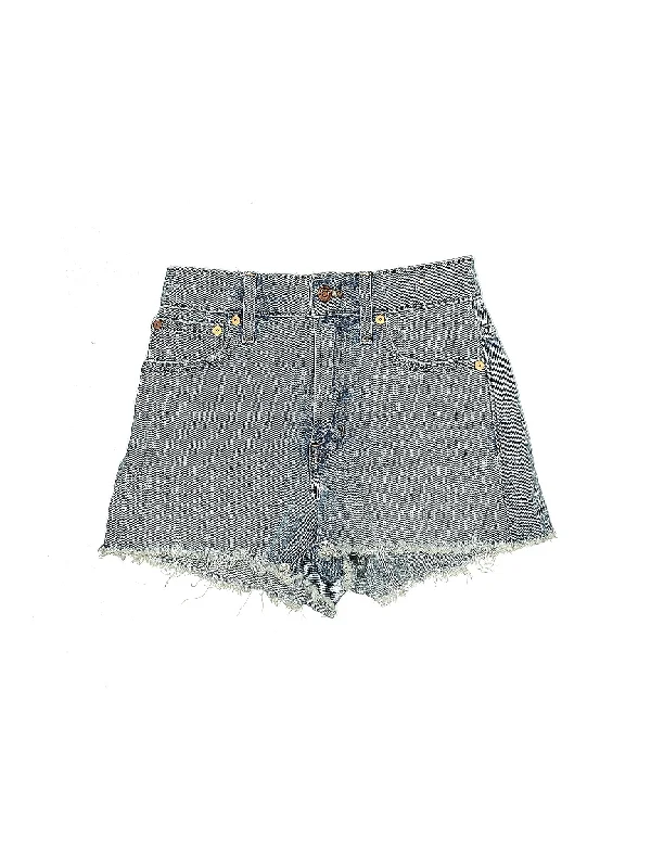 Mid-Rise Denim Shorts in Medium Wash