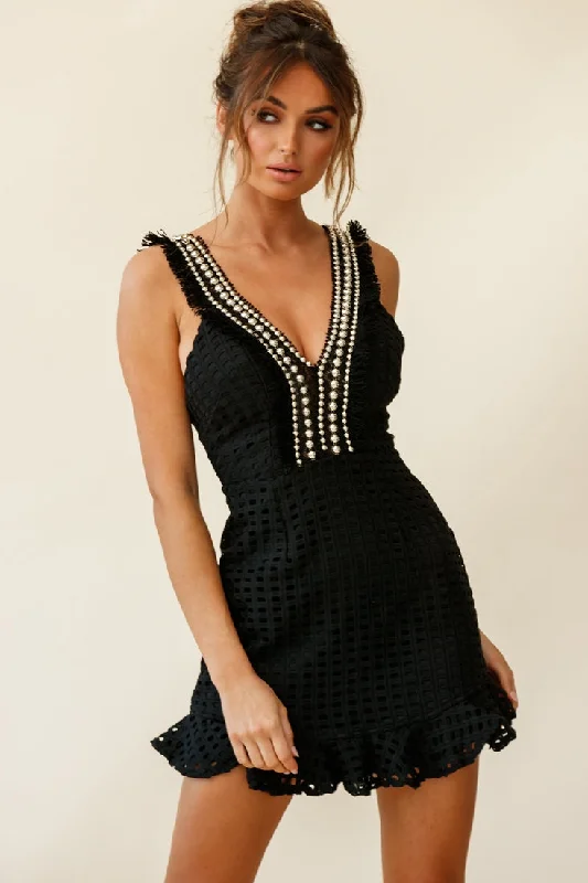 Shift Women Dress with a Simple and Classic Design for Everyday WearArgyle Bead & Fringe Trim Ruffle Hem Dress Black Shift Women Dress with a Simple and Classic Design for Everyday WearArgyle Bead & Fringe Trim Ruffle Hem Dress Black