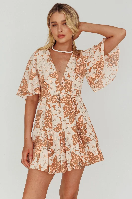 Pleated Women Dress with a Timeless and Elegant TextureEstelle Angel Sleeve Dress Floral Brown Pleated Women Dress with a Timeless and Elegant TextureEstelle Angel Sleeve Dress Floral Brown