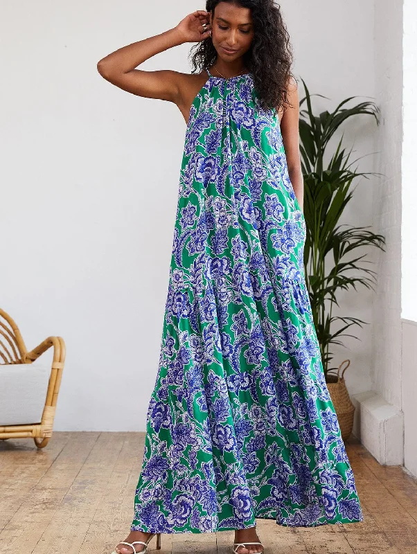 Women jumpsuits with pleated pants for a classic and sophisticated lookEverly Positano Print LENZING™ ECOVERO™ Halterneck Maxi Dress | Green & Blue Women jumpsuits with pleated pants for a classic and sophisticated lookEverly Positano Print LENZING™ ECOVERO™ Halterneck Maxi Dress | Green & Blue