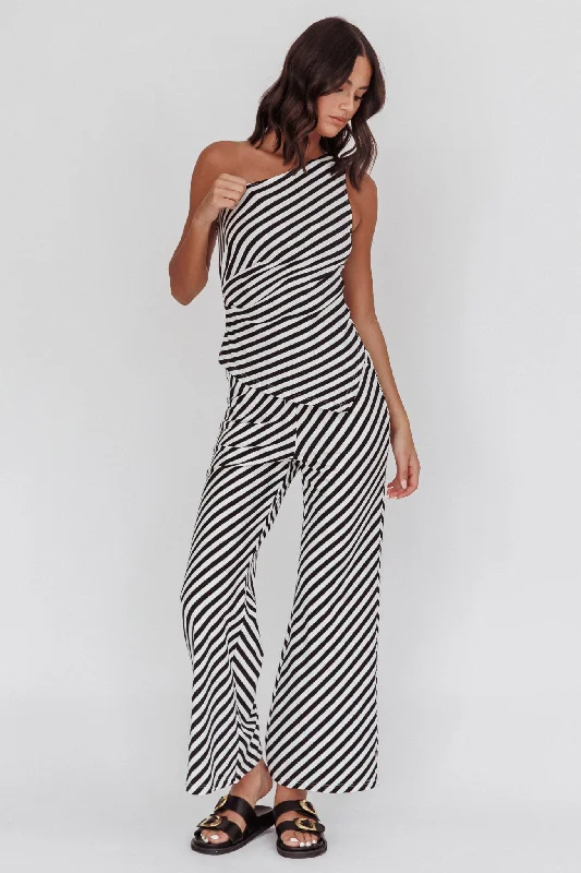 Long - Sleeve Women Dress in Velvet for a Luxurious Winter LookGolden Beach Wide Leg Pants Stripe Black Long - Sleeve Women Dress in Velvet for a Luxurious Winter LookGolden Beach Wide Leg Pants Stripe Black