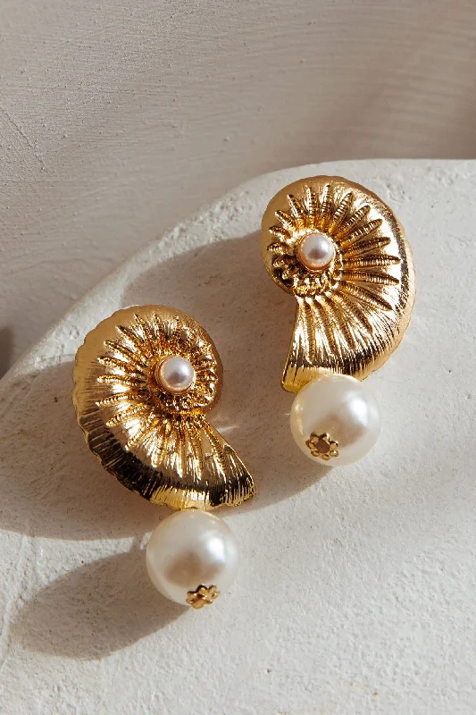 Shift Women Dress with a Simple and Classic Design for Everyday WearMemoir Shell and Pearl Earrings Gold Shift Women Dress with a Simple and Classic Design for Everyday WearMemoir Shell and Pearl Earrings Gold