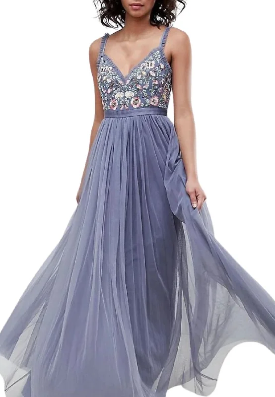 Maxi Women Dress with Floral Print for a Bohemian VibeBlue Floral Embroidered Sleeveless Maxi Dress Maxi Women Dress with Floral Print for a Bohemian VibeBlue Floral Embroidered Sleeveless Maxi Dress