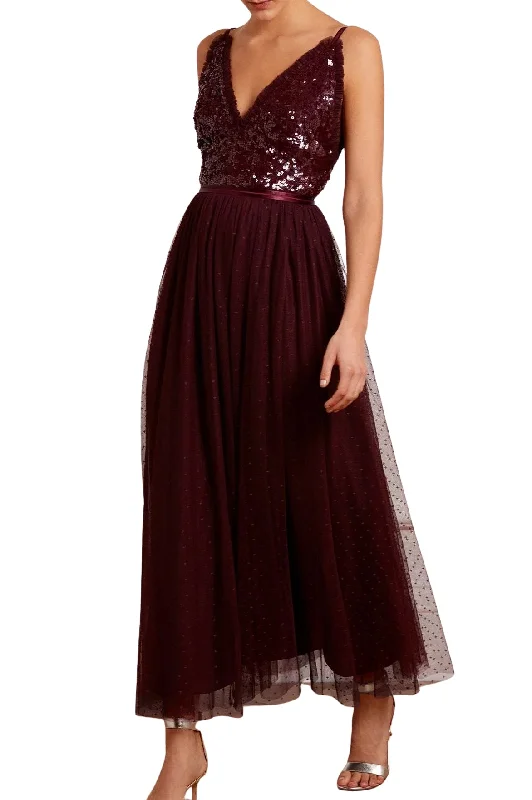 Mermaid - Style Women Dress with a Fitted Silhouette for Special OccasionsBurgundy Amalie Sleeveless Plunging Sequins Gown Mermaid - Style Women Dress with a Fitted Silhouette for Special OccasionsBurgundy Amalie Sleeveless Plunging Sequins Gown