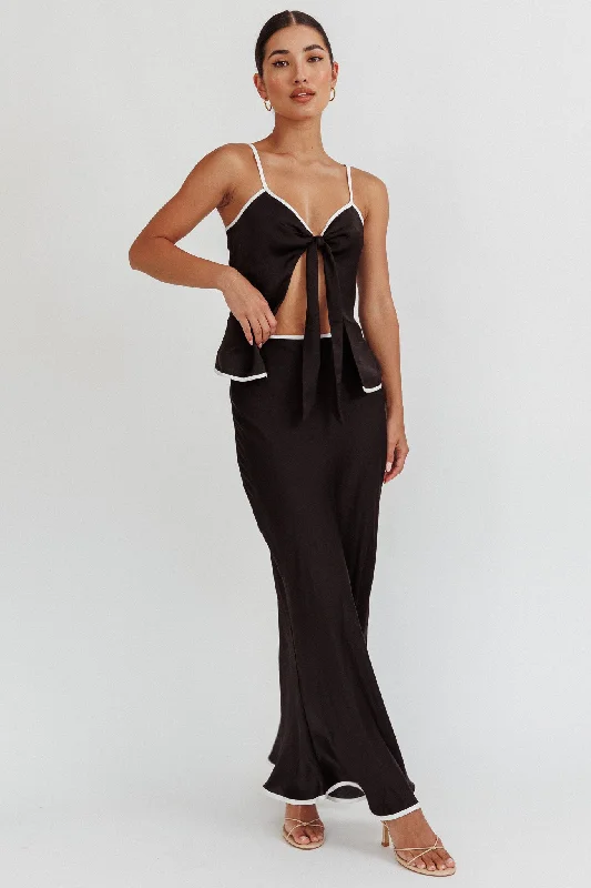 Printed Abstract Women Dress for a Modern and Artistic AppealOnly One Contrast Trim Maxi Skirt Black Printed Abstract Women Dress for a Modern and Artistic AppealOnly One Contrast Trim Maxi Skirt Black