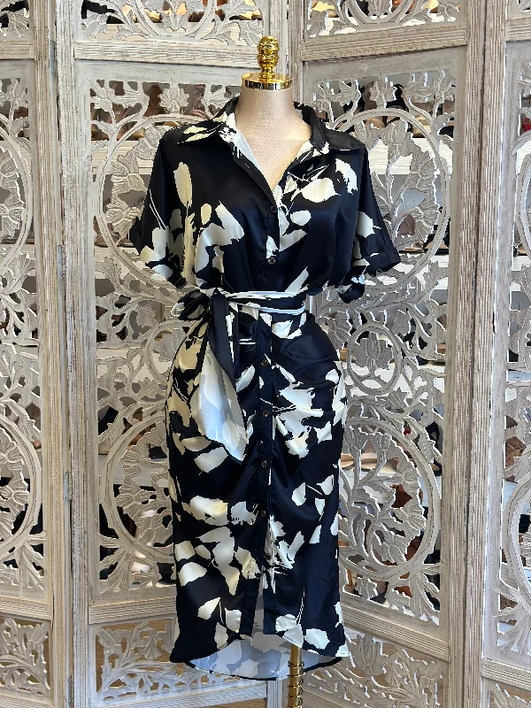 Long - Sleeve Women Dress in Velvet for a Luxurious Winter LookSatin Button Up Black Leaf Pattern Dress- No Estira, Not Stretchy Long - Sleeve Women Dress in Velvet for a Luxurious Winter LookSatin Button Up Black Leaf Pattern Dress- No Estira, Not Stretchy