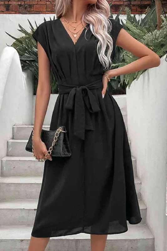 Empire Waist Women Dress to Accentuate the Bust and Conceal the Waist Empire Waist Women Dress to Accentuate the Bust and Conceal the Waist Tie Belt V-Neck Pleated Dress Empire Waist Women Dress to Accentuate the Bust and Conceal the Waist Empire Waist Women Dress to Accentuate the Bust and Conceal the Waist Tie Belt V-Neck Pleated Dress