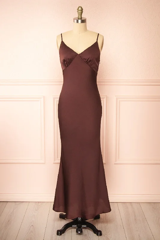 Midi dresses with V - necklines for a flattering and elongating effectEdna | Brown Maxi Satin Dress w/ Open Back Midi dresses with V - necklines for a flattering and elongating effectEdna | Brown Maxi Satin Dress w/ Open Back