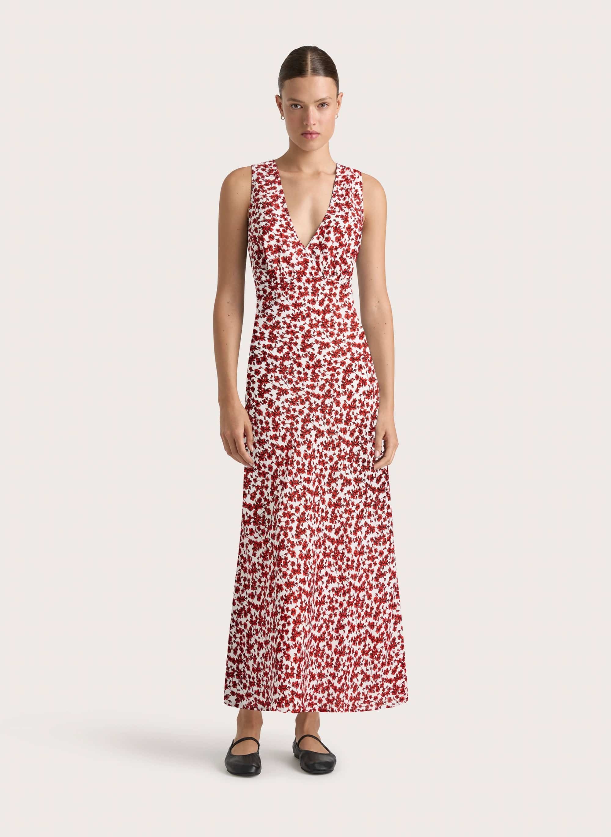 Midi dresses with geometric cutouts for a contemporary and edgy lookJardin Midi Dress Leilani Red Midi dresses with geometric cutouts for a contemporary and edgy lookJardin Midi Dress Leilani Red