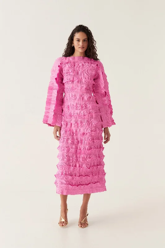 Midi dresses with gathered skirts for a full and flowing silhouettePalladium Ruffled Midi Dress Midi dresses with gathered skirts for a full and flowing silhouettePalladium Ruffled Midi Dress