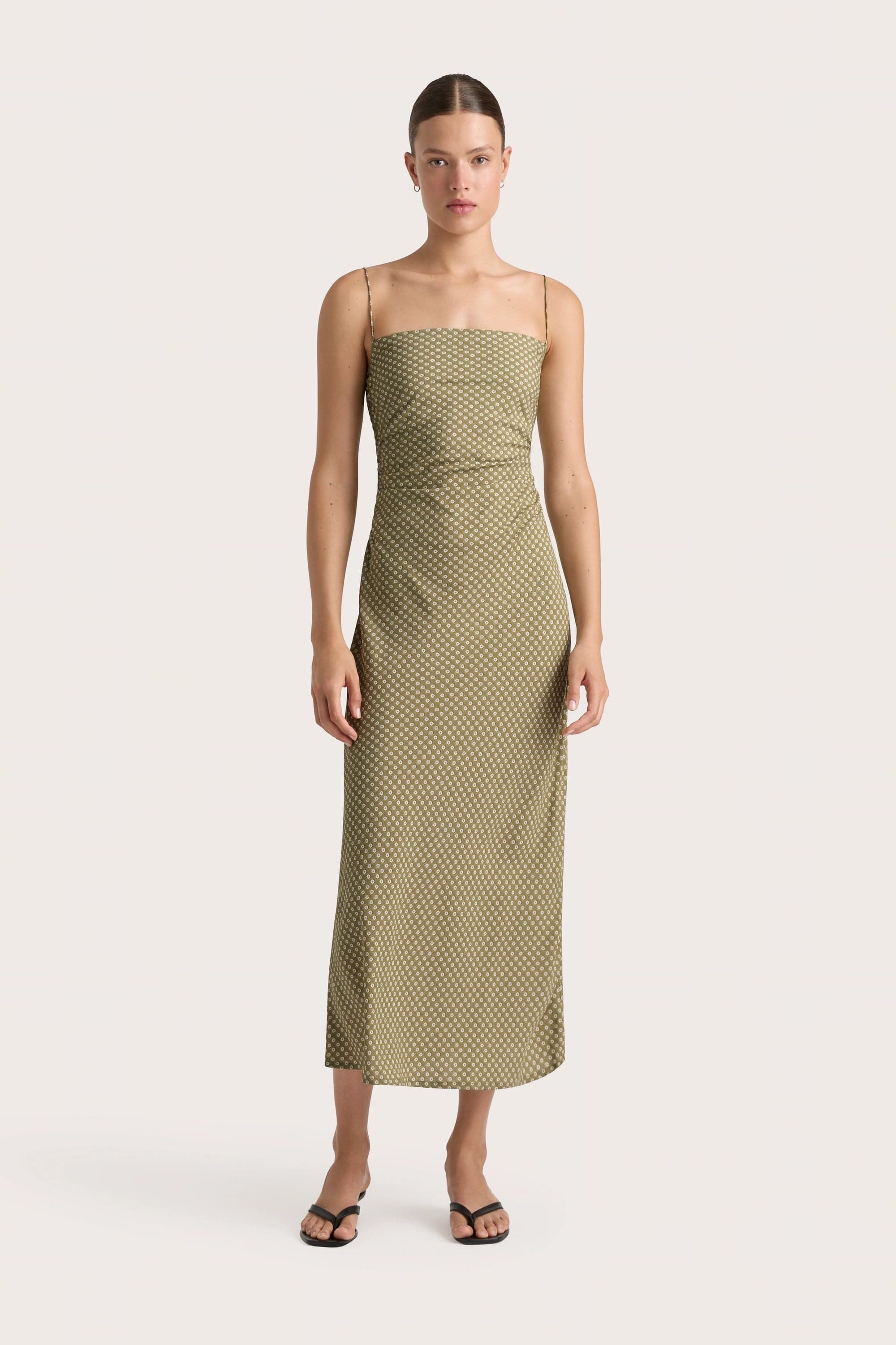 Midi dresses with side slits for a sexy and elegant appearanceRosas Midi Dress Oliander Khaki Midi dresses with side slits for a sexy and elegant appearanceRosas Midi Dress Oliander Khaki