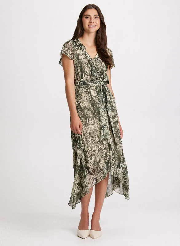 Midi dresses with keyhole backs for a flirty and unexpected detailSnake Print Belted Dress Midi dresses with keyhole backs for a flirty and unexpected detailSnake Print Belted Dress