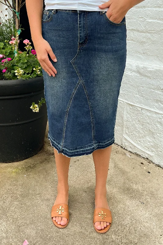 Low - rise denim skirts for a trendy lookMaya Denim Skirt in Vintage Wash (Final Sale) Low - rise denim skirts for a trendy lookMaya Denim Skirt in Vintage Wash (Final Sale)