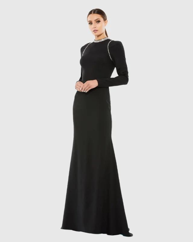 Metallic maxi dresses for a glamorous New Year's Eve partyRaglan Long Sleeve High Neck Gown Metallic maxi dresses for a glamorous New Year's Eve partyRaglan Long Sleeve High Neck Gown
