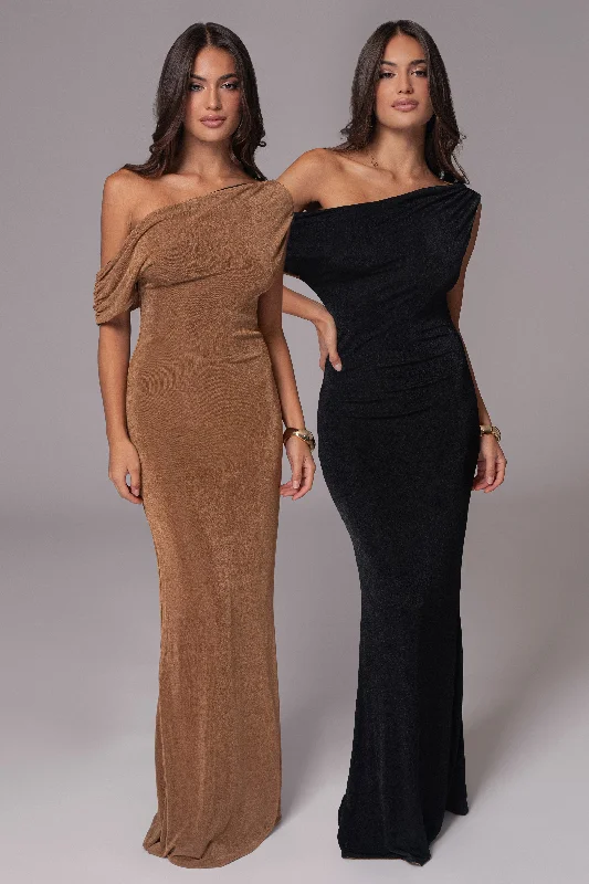 Maxi dresses with pocket details for added functionalityBlack/Brown Classic Elegance Reversible Maxi Dress Maxi dresses with pocket details for added functionalityBlack/Brown Classic Elegance Reversible Maxi Dress