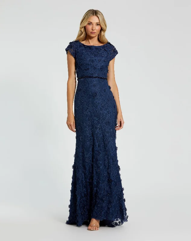 Maxi dresses with pom - pom trims for a playful and festive lookFloral Applique Boat Neck Short Sleeve Gown Maxi dresses with pom - pom trims for a playful and festive lookFloral Applique Boat Neck Short Sleeve Gown