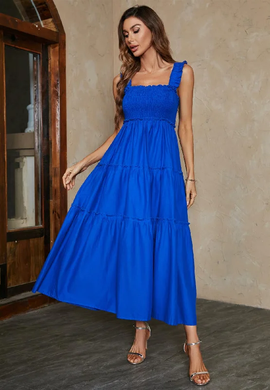 Maxi dresses with thin spaghetti straps for a delicate and feminine feelHem Detail Tiered Maxi Dress In Blue Maxi dresses with thin spaghetti straps for a delicate and feminine feelHem Detail Tiered Maxi Dress In Blue