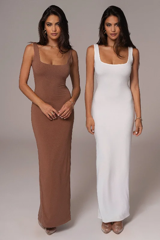 Maxi dresses with a keyhole back for a sexy detailIvory/Pecan Keidi Reversible Maxi Dress Maxi dresses with a keyhole back for a sexy detailIvory/Pecan Keidi Reversible Maxi Dress