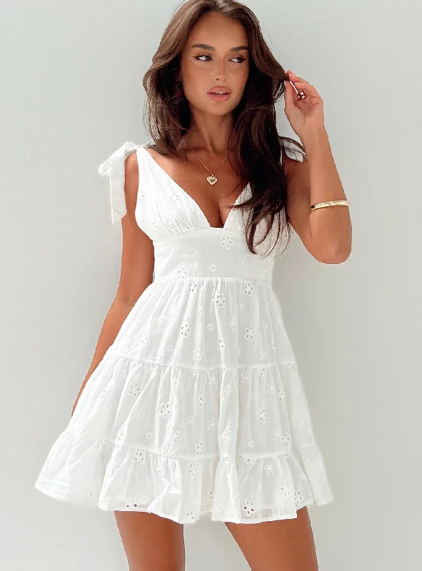Mini dresses with ribbed textures for a unique appearanceGalvis Mini Dress White Tall Mini dresses with ribbed textures for a unique appearanceGalvis Mini Dress White Tall