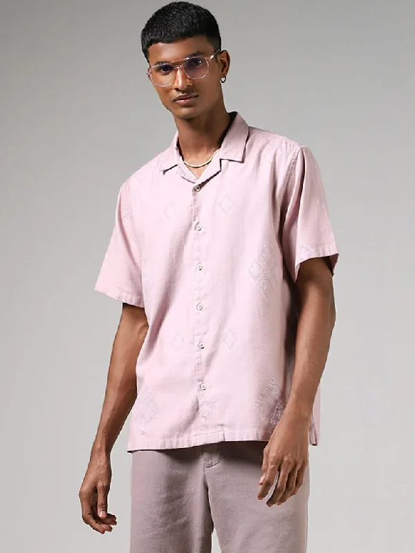 Linen Women Shorts for Breathable Comfort in Hot WeatherETA Light Pink Geometric Pattern Resort-Fit Shirt Linen Women Shorts for Breathable Comfort in Hot WeatherETA Light Pink Geometric Pattern Resort-Fit Shirt
