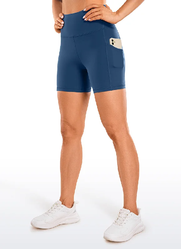 Cargo Women Shorts with Multiple Pockets for FunctionalityButterluxe Pockets Shorts 5'' Cargo Women Shorts with Multiple Pockets for FunctionalityButterluxe Pockets Shorts 5''